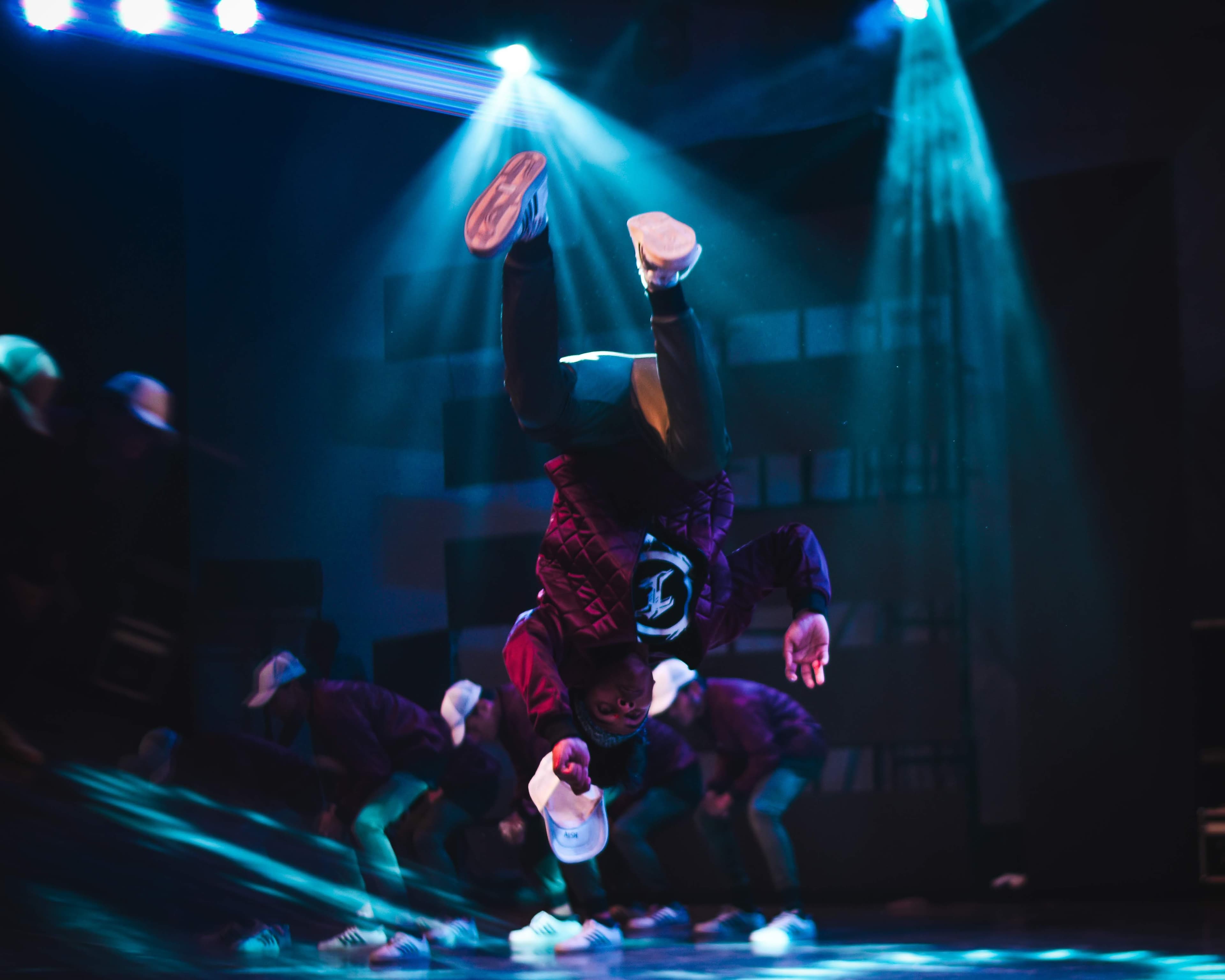 Feel the rhythm of synchronized movements